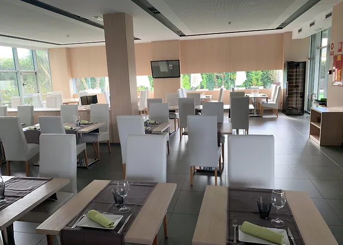 塞尔科蒂尔普拉纳公园酒店 酒店 3*